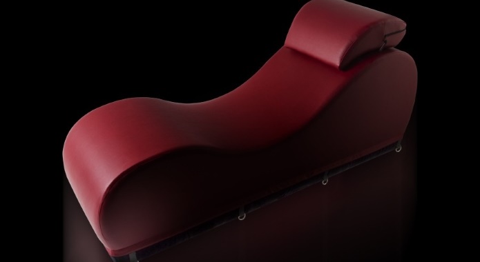 Black Label Esse Chaise