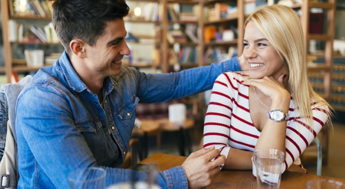 couple flirting in bar desktop